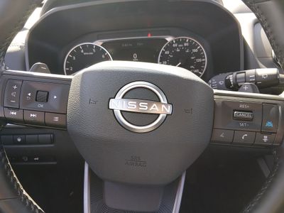 2025 Nissan Rogue — photo 12 view