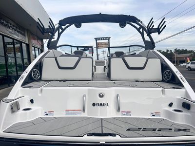 2024 Yamaha 252XE — detail view