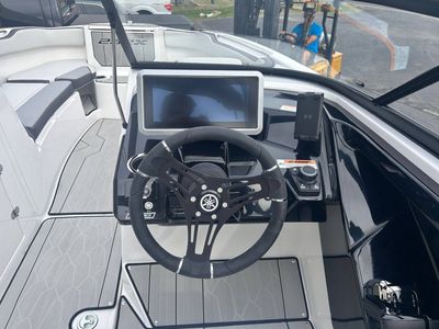 2024 Yamaha 252XE — photo 28 view