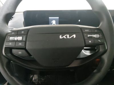 2025 Kia K4 — photo 12 view