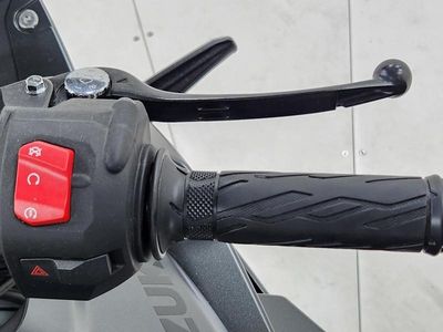 2025 Suzuki GSX-8R - Photo 13