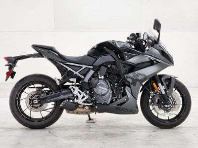2025 Suzuki GSX-8R - Photo 8