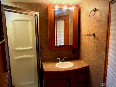 2006 Winnebago Voyage — photo 14 view