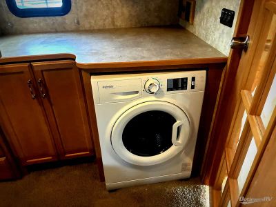 2006 Winnebago Voyage — photo 19 view