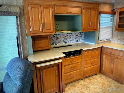 2006 Winnebago Voyage — photo 8 view