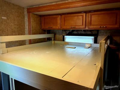 2006 Winnebago Voyage — photo 18 view