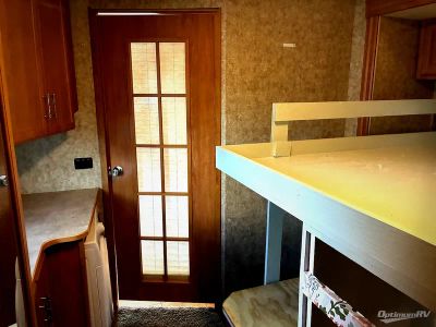 2006 Winnebago Voyage — photo 17 view