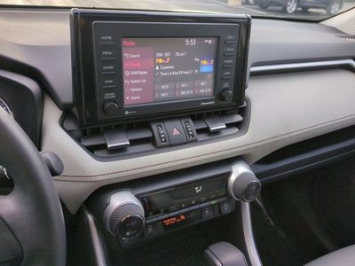 2022 Toyota RAV4 - Photo 12
