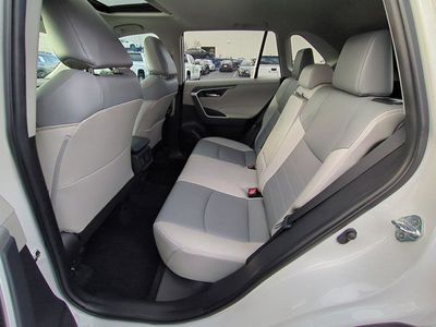 2022 Toyota RAV4 - Photo 16