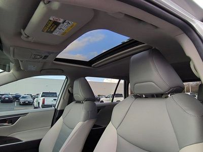2022 Toyota RAV4 - Photo 10