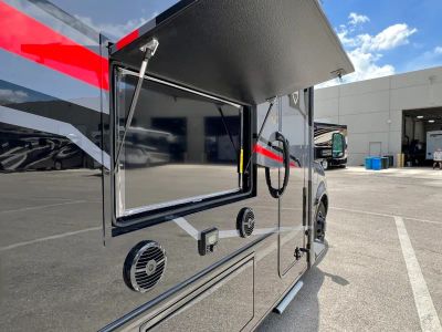 2026 Grand Design LINEAGE SERIES M — photo 25 view