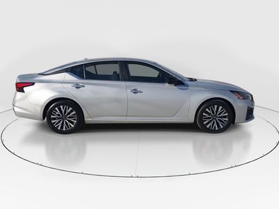 2024 Nissan Altima — photo 8 view