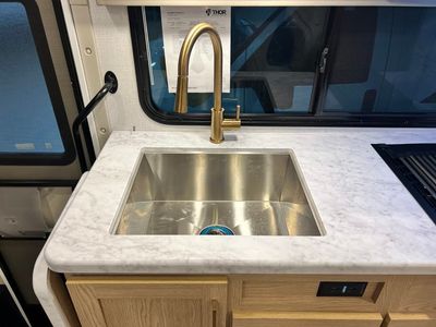 2026 Thor Motor Coach CHATEAU - Photo 11