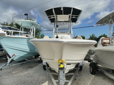 2026 Bulls Bay 200 Center Console — side profile view