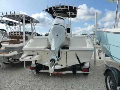 2026 Bulls Bay 200 Center Console — interior view