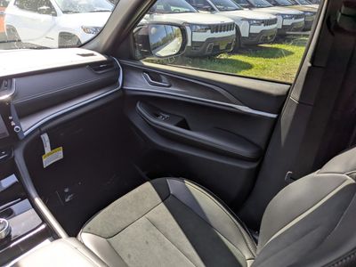 2026 Jeep Grand Cherokee - Photo 18