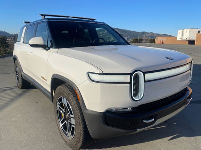 2022 Rivian R1S - Photo 5