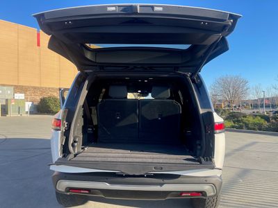 2022 Rivian R1S - Photo 13