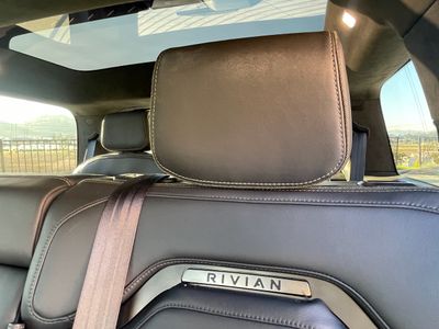 2022 Rivian R1S - Photo 20