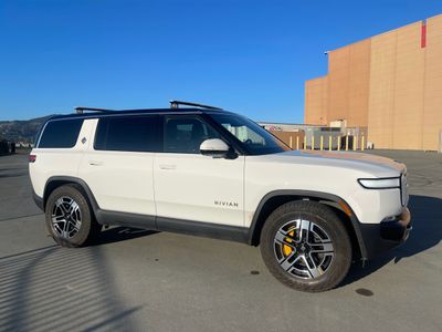 2022 Rivian R1S - Photo 6