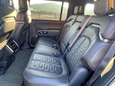 2022 Rivian R1S - Photo 16