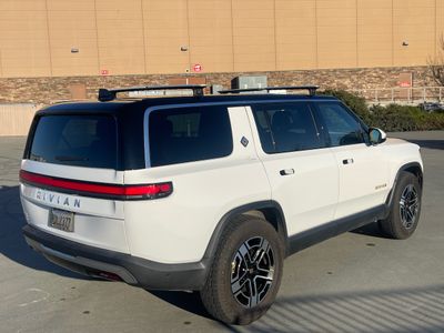 2022 Rivian R1S - Photo 7