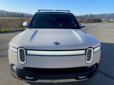 2022 Rivian R1S - Photo 4