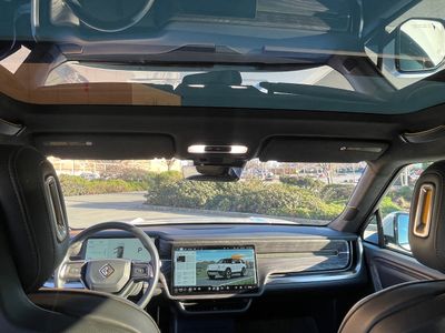 2022 Rivian R1S - Photo 21