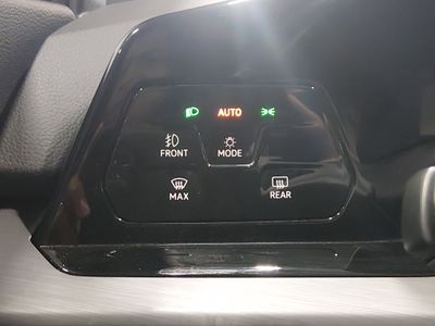 2024 Volkswagen Golf GTI — photo 13 view