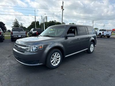 2019 Ford Flex SE in Gray — front three-quarter view