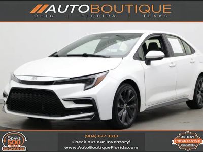 2024 Toyota Corolla SE in White — front three-quarter view