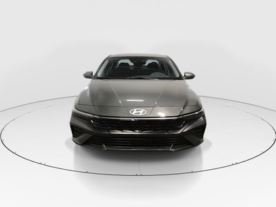 2025 Hyundai Elantra - Photo 2