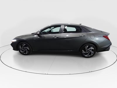 2025 Hyundai Elantra - Photo 4