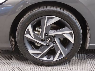 2025 Hyundai Elantra - Photo 10