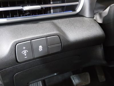 2025 Hyundai Elantra - Photo 13