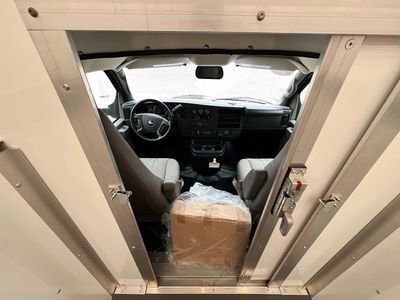 2022 Chevrolet Express 3500 — photo 34 view