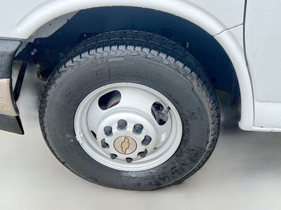 2022 Chevrolet Express 3500 — photo 11 view