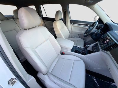 2023 Volkswagen Atlas — photo 14 view