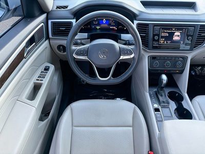 2023 Volkswagen Atlas — photo 16 view