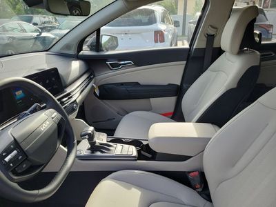 2026 Kia Sportage — photo 8 view