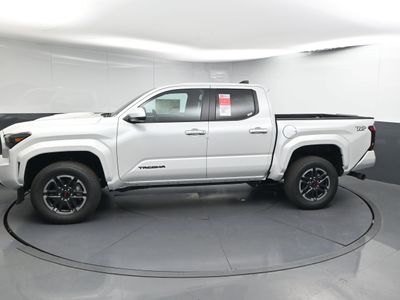 2025 Toyota Tacoma TRD Sport Truck Double Cab — photo 7 view