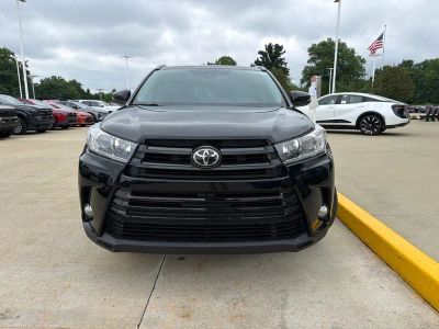 2017 Toyota Highlander — side profile view