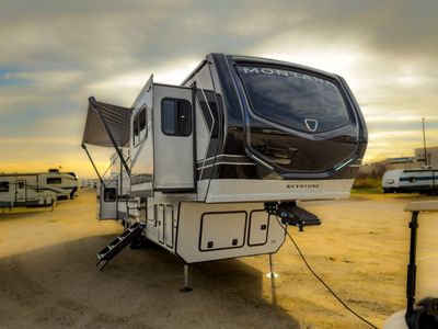 2026 Keystone Montana High Country — front three-quarter view