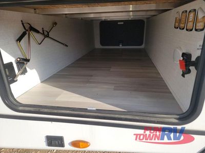 2025 Cruiser MPG — photo 11 view