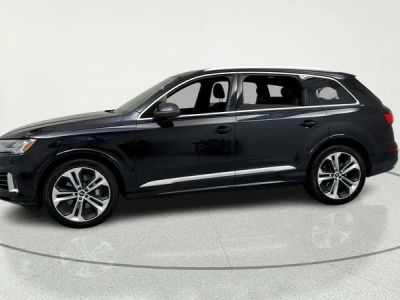 2021 Audi Q7 — side profile view