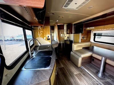 2017 Itasca Navion — photo 7 view