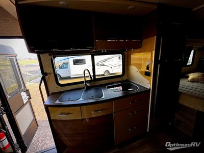 2017 Itasca Navion — photo 8 view