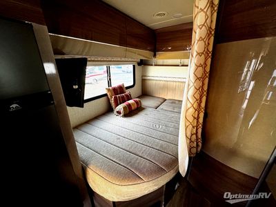 2017 Itasca Navion — photo 11 view