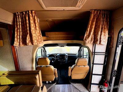 2017 Itasca Navion — interior view