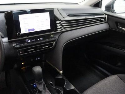 2025 Toyota Camry FWD - Photo 15